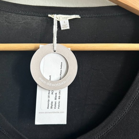 BNWT - Picture 2 of 9